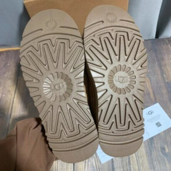 UGG Tazz Platform Slipper - Picture 5 of 5